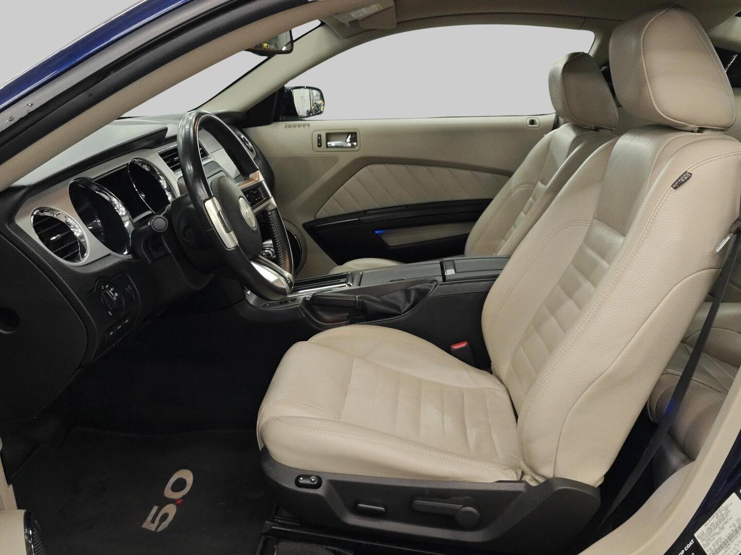 FORD Mustang 2010