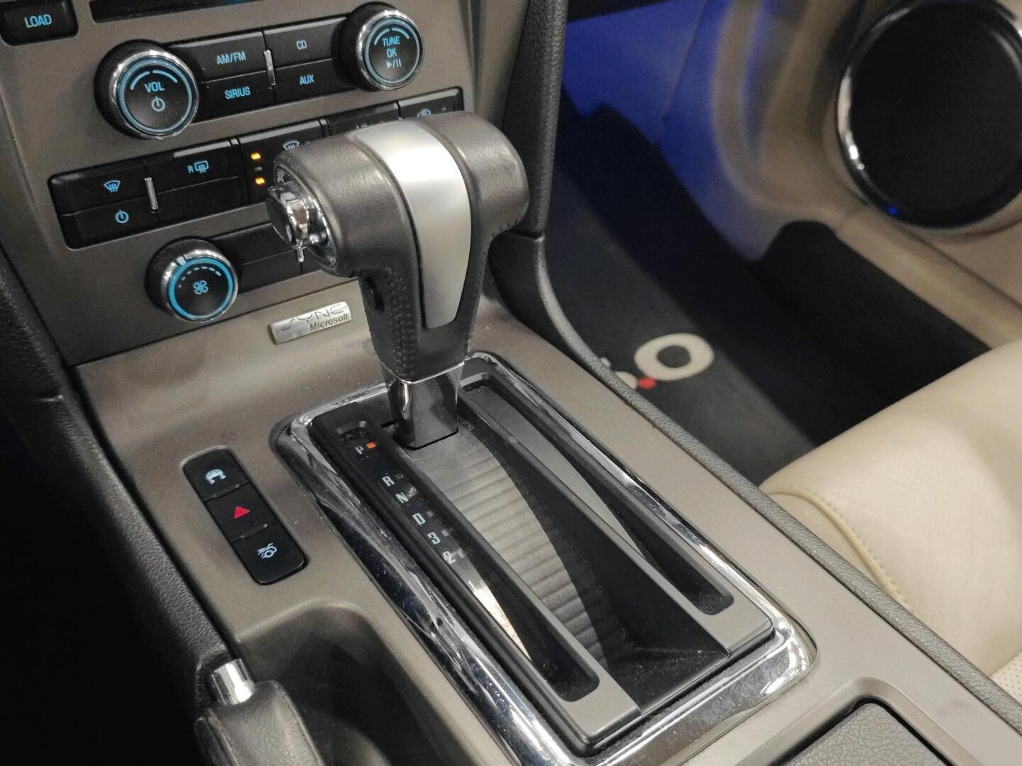 FORD Mustang 2010