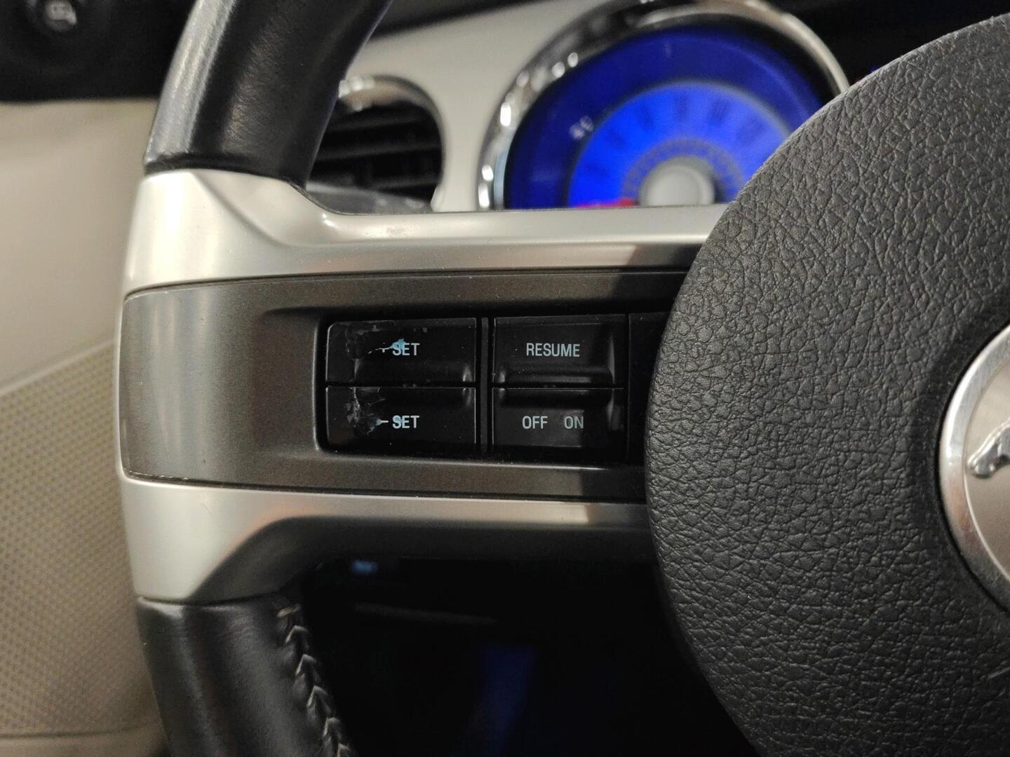 FORD Mustang 2010