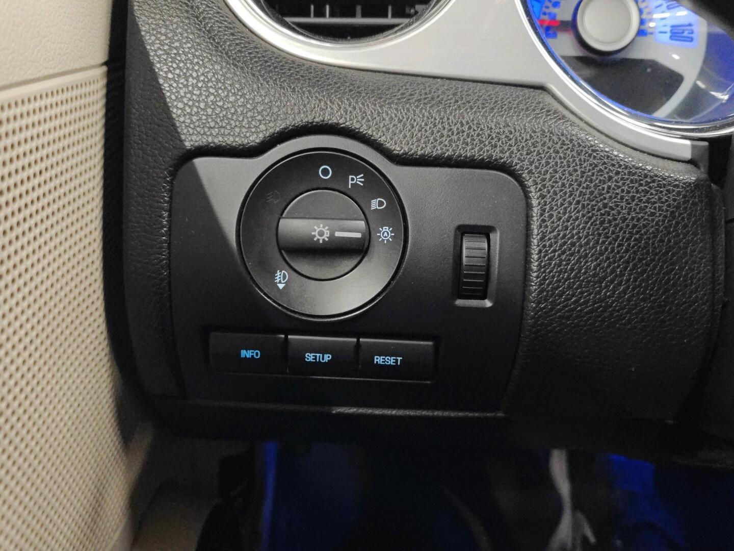 FORD Mustang 2010