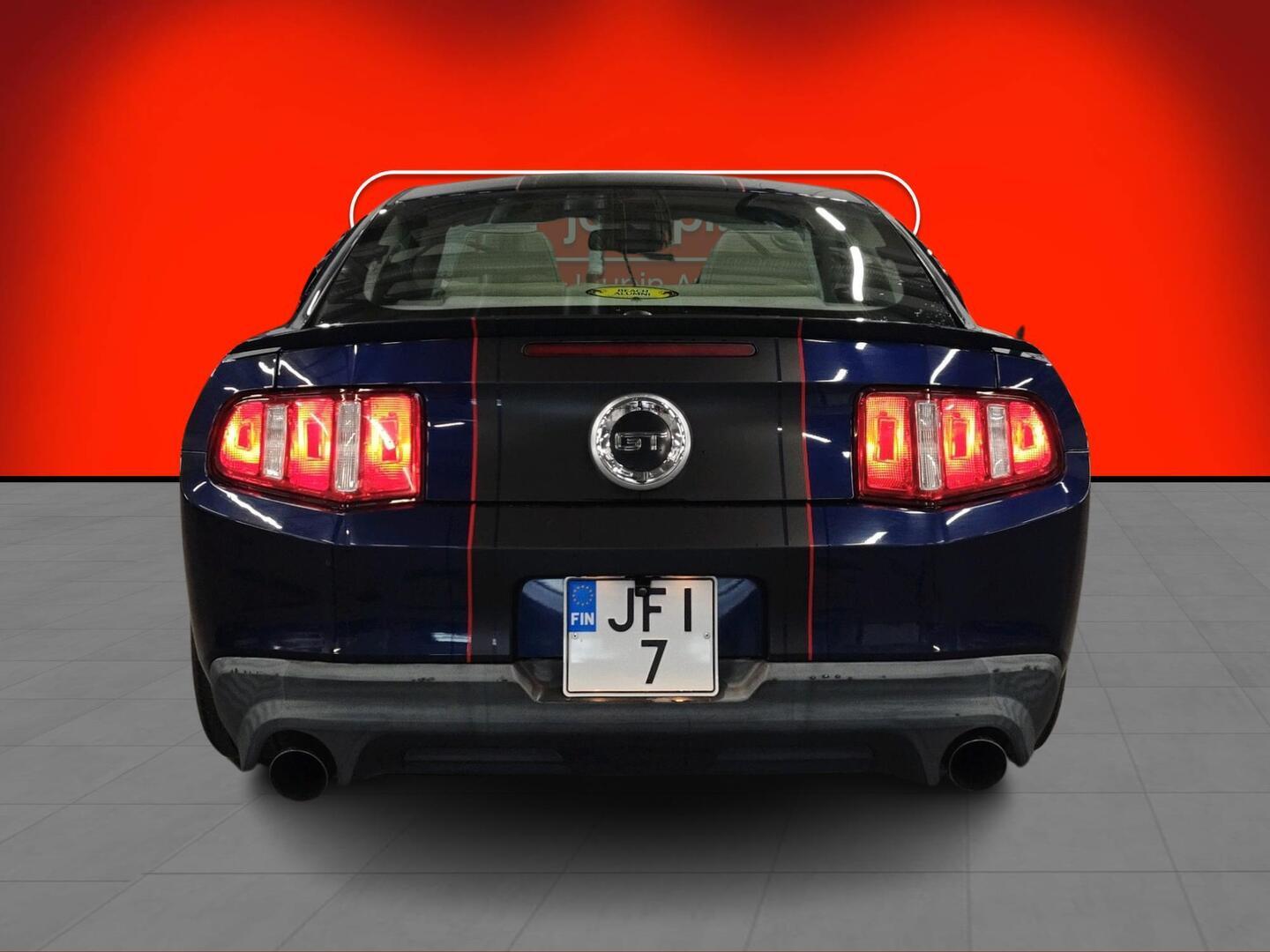 FORD Mustang 2010