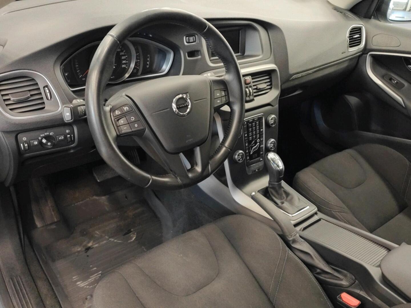 VOLVO V40 Cross Country 2017