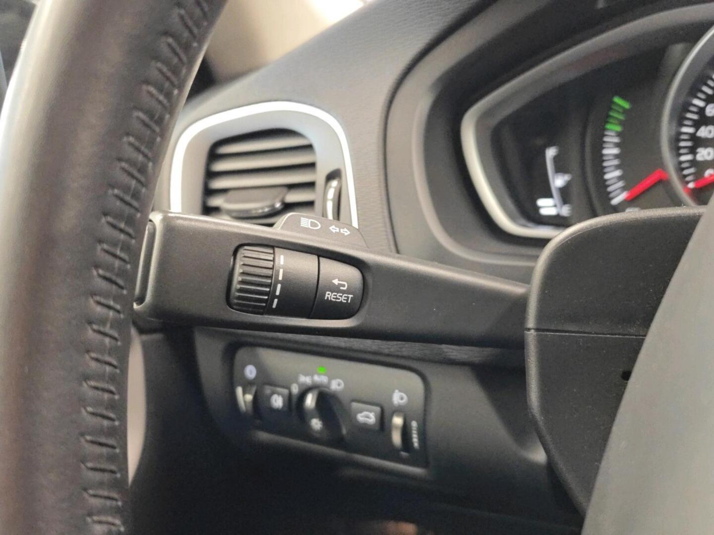 VOLVO V40 Cross Country 2017