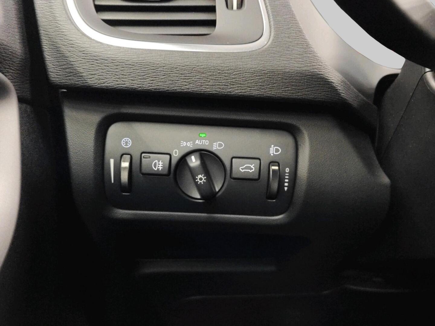 VOLVO V40 Cross Country 2017