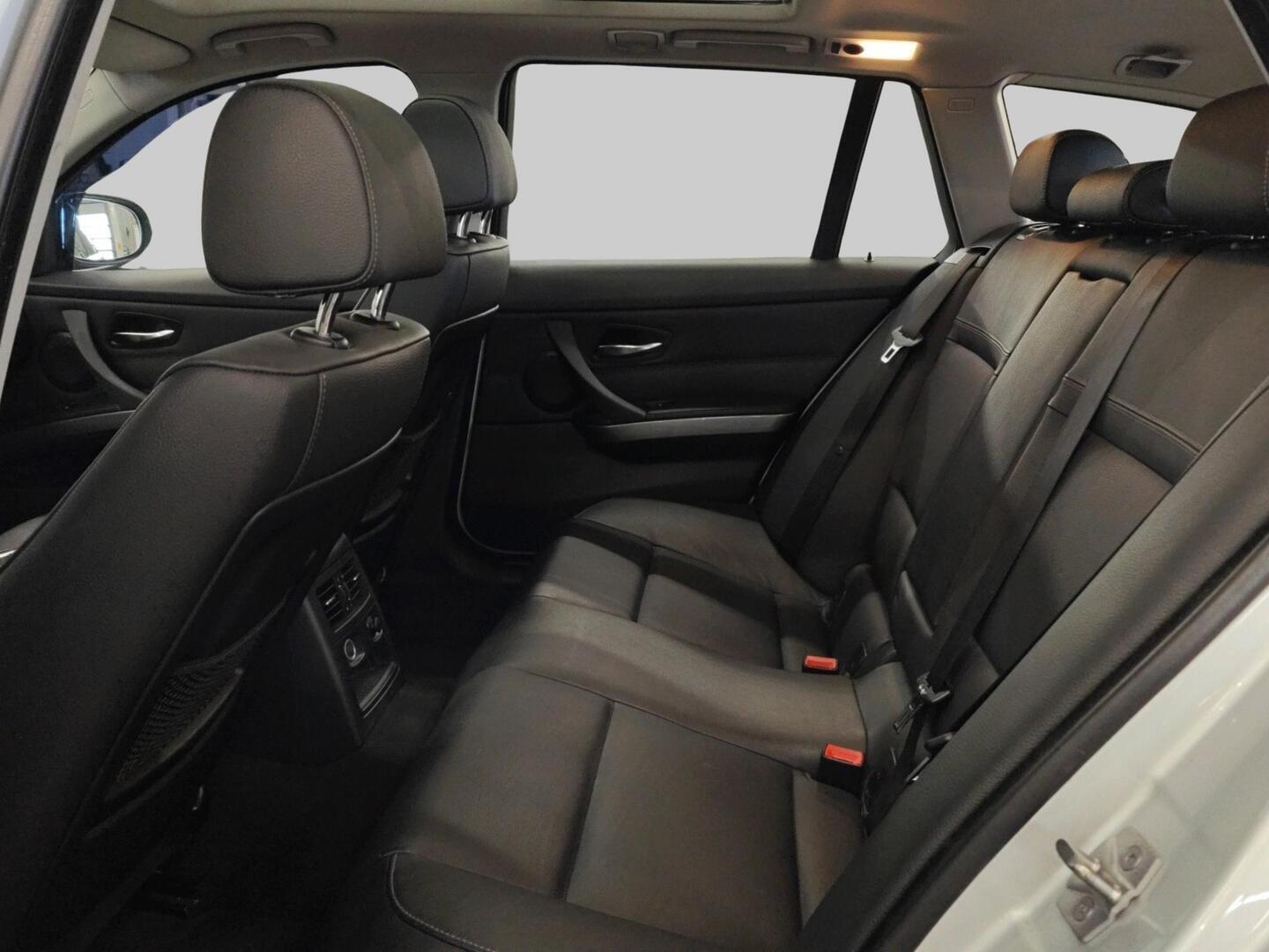 BMW 318 2009