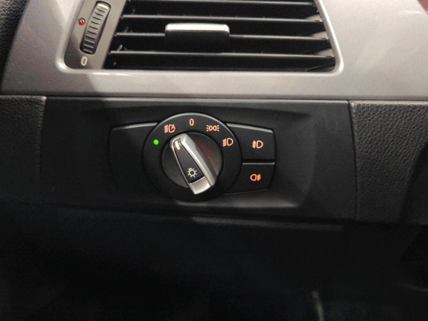 BMW 318 2009