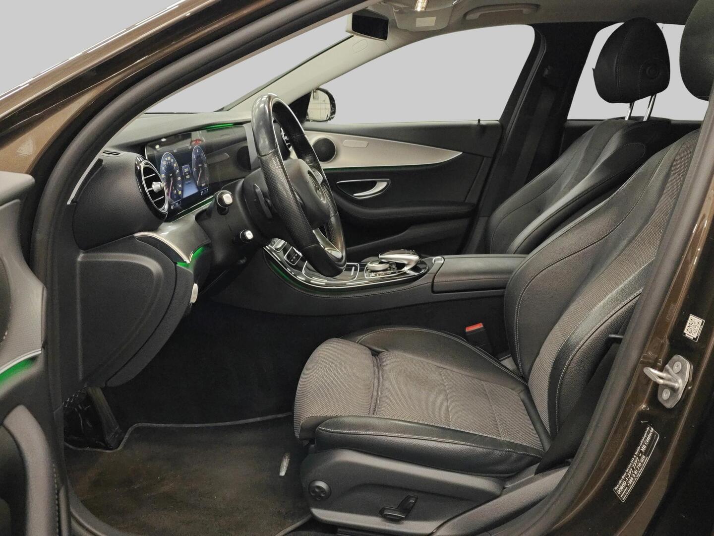 MERCEDES-BENZ E 2016