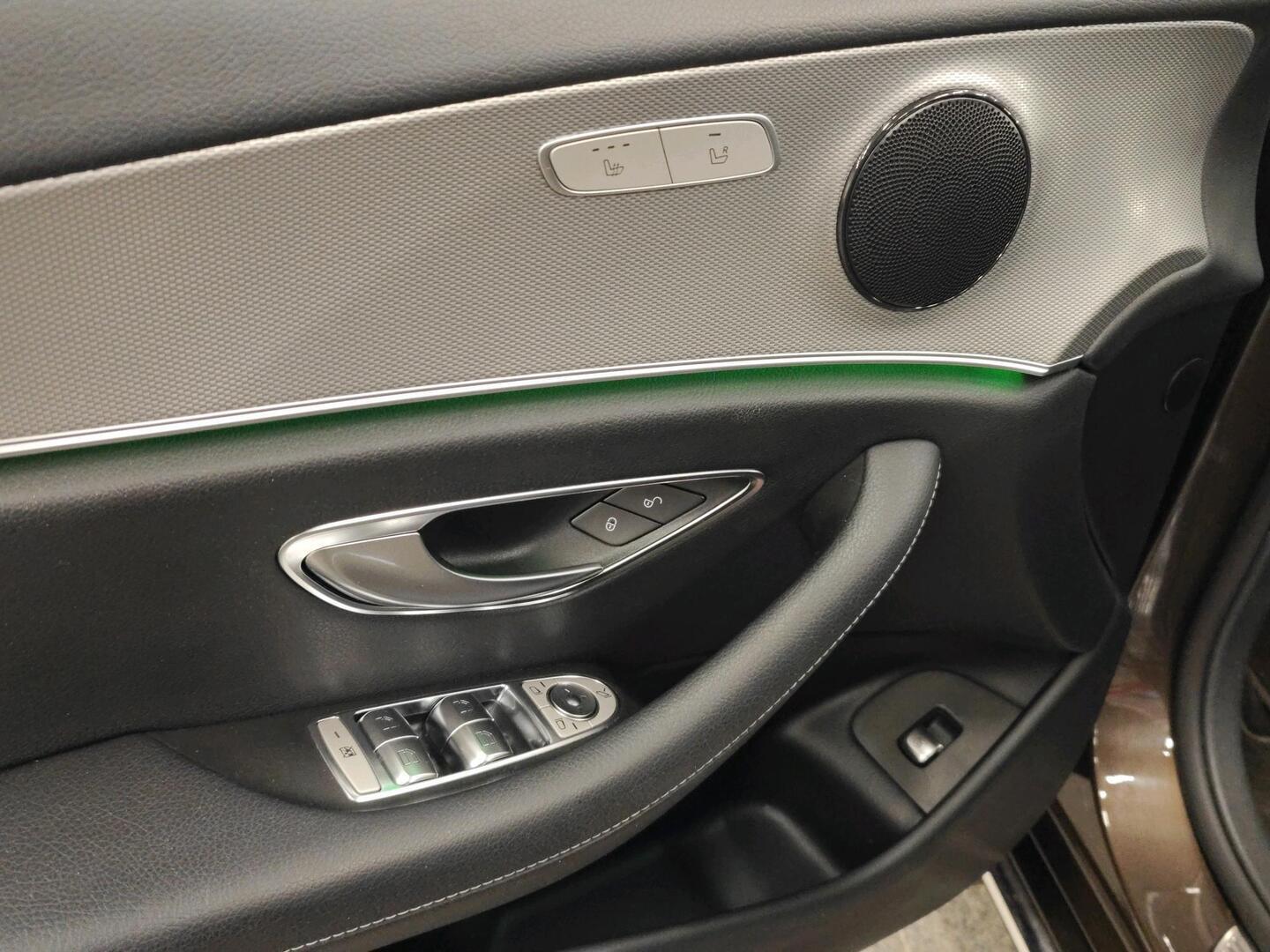 MERCEDES-BENZ E 2016