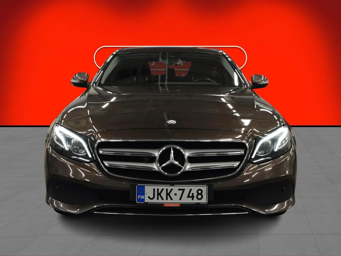 MERCEDES-BENZ E 2016