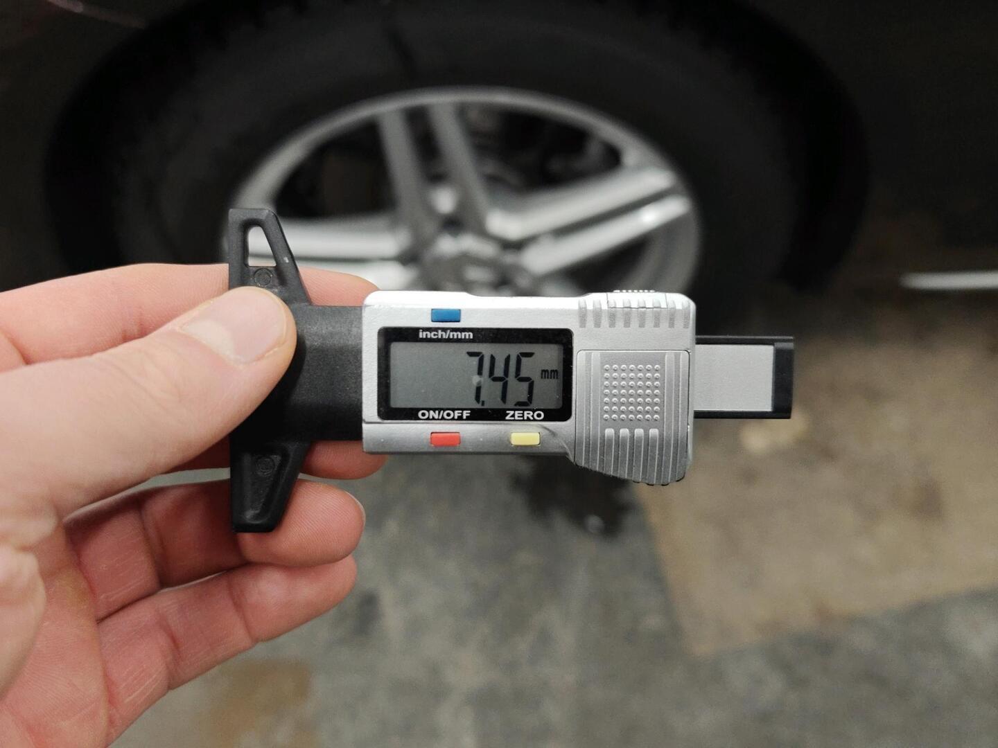 MERCEDES-BENZ E 2016