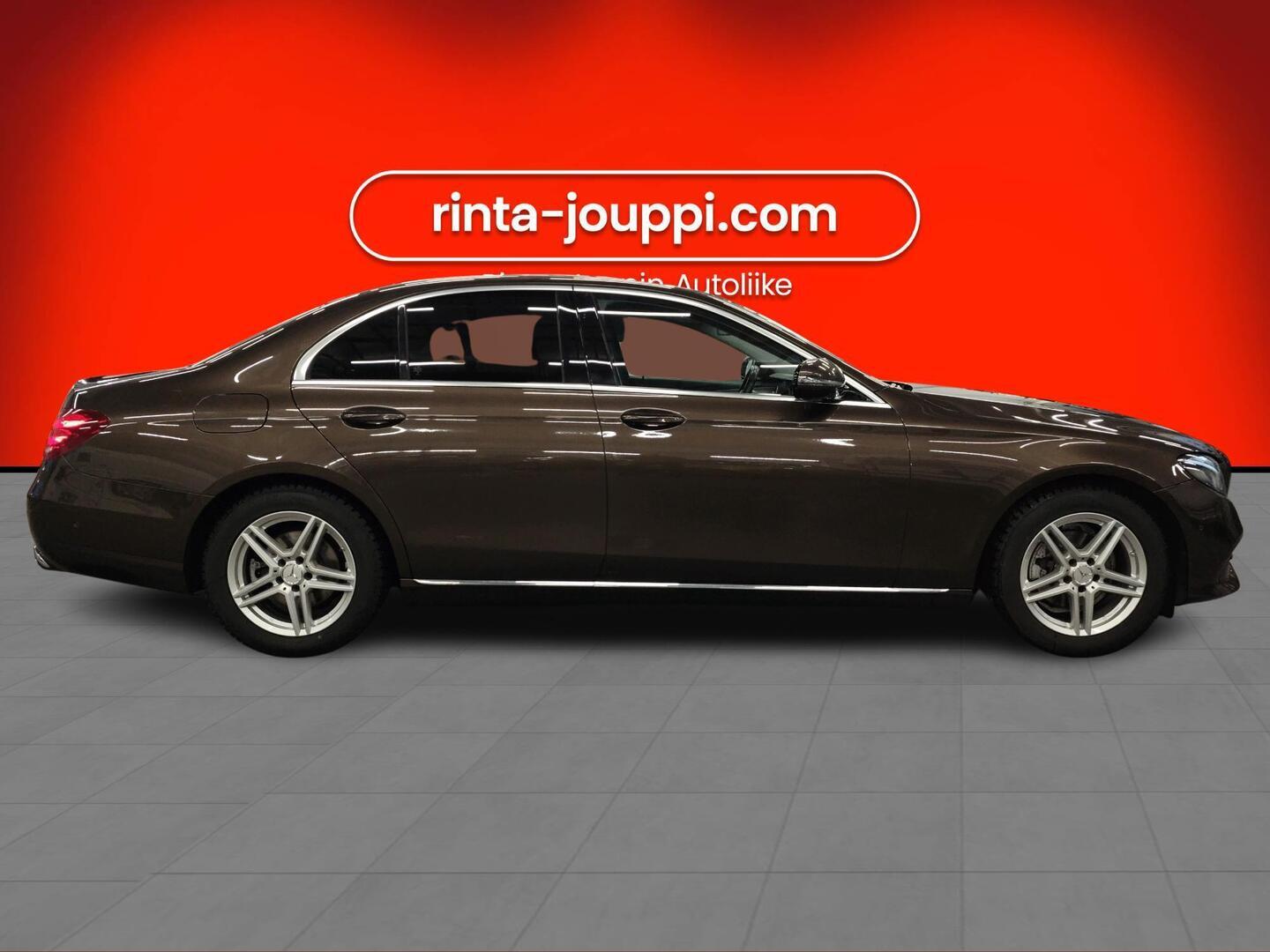 MERCEDES-BENZ E 2016