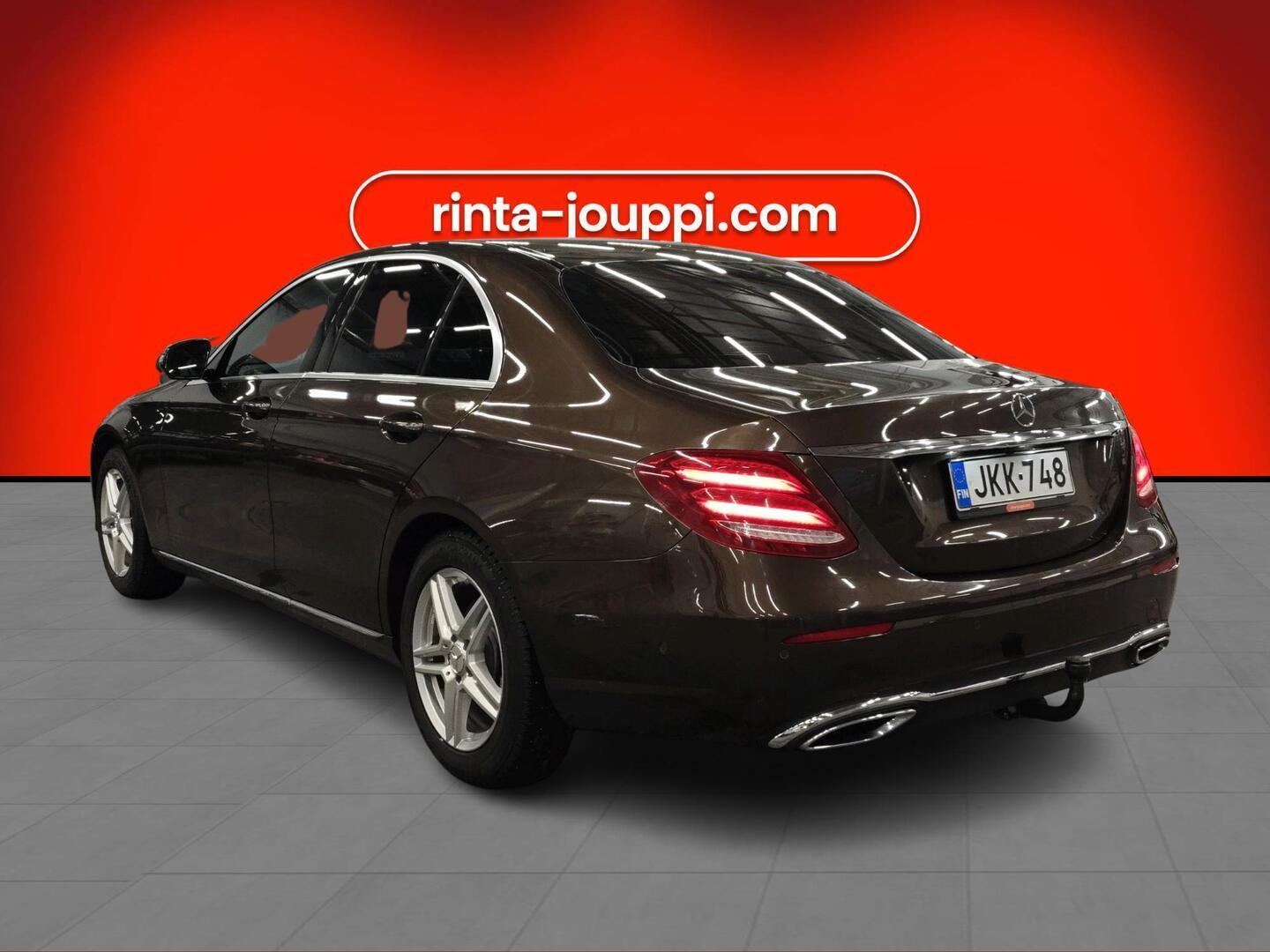 MERCEDES-BENZ E 2016