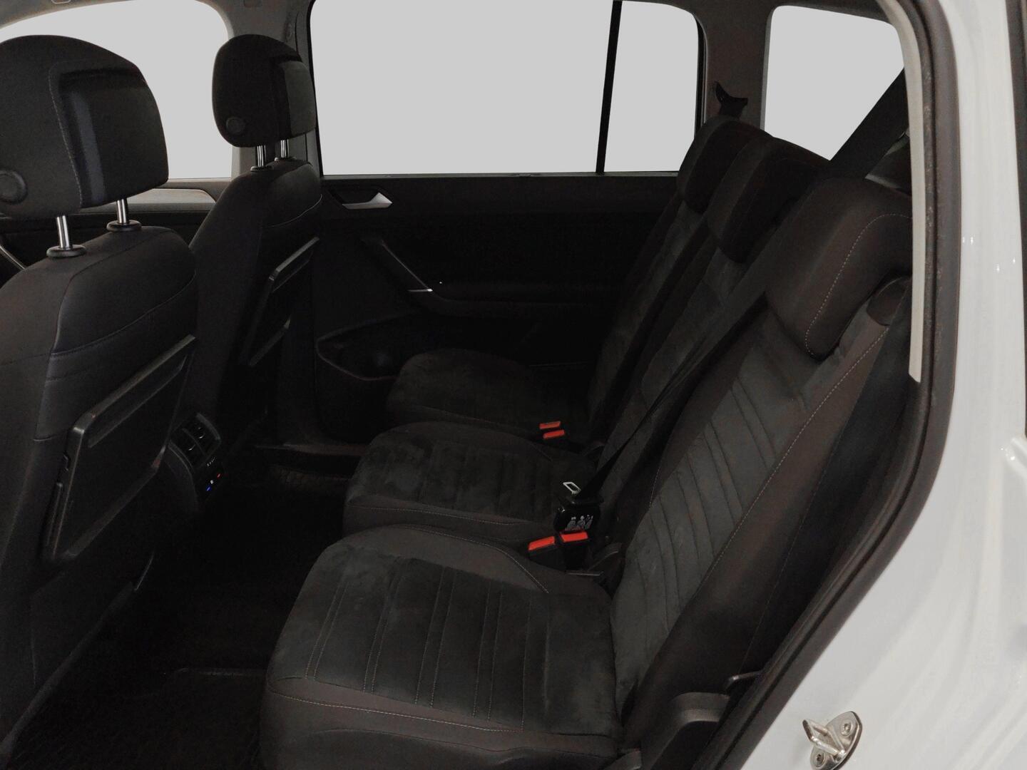 VOLKSWAGEN Touran 2021