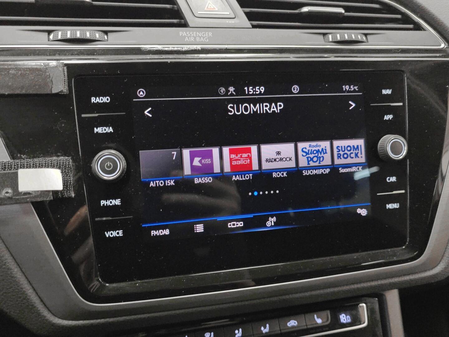 VOLKSWAGEN Touran 2021