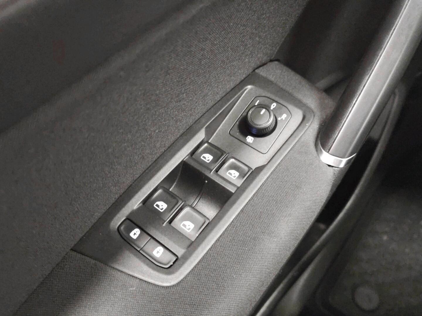 VOLKSWAGEN Touran 2021