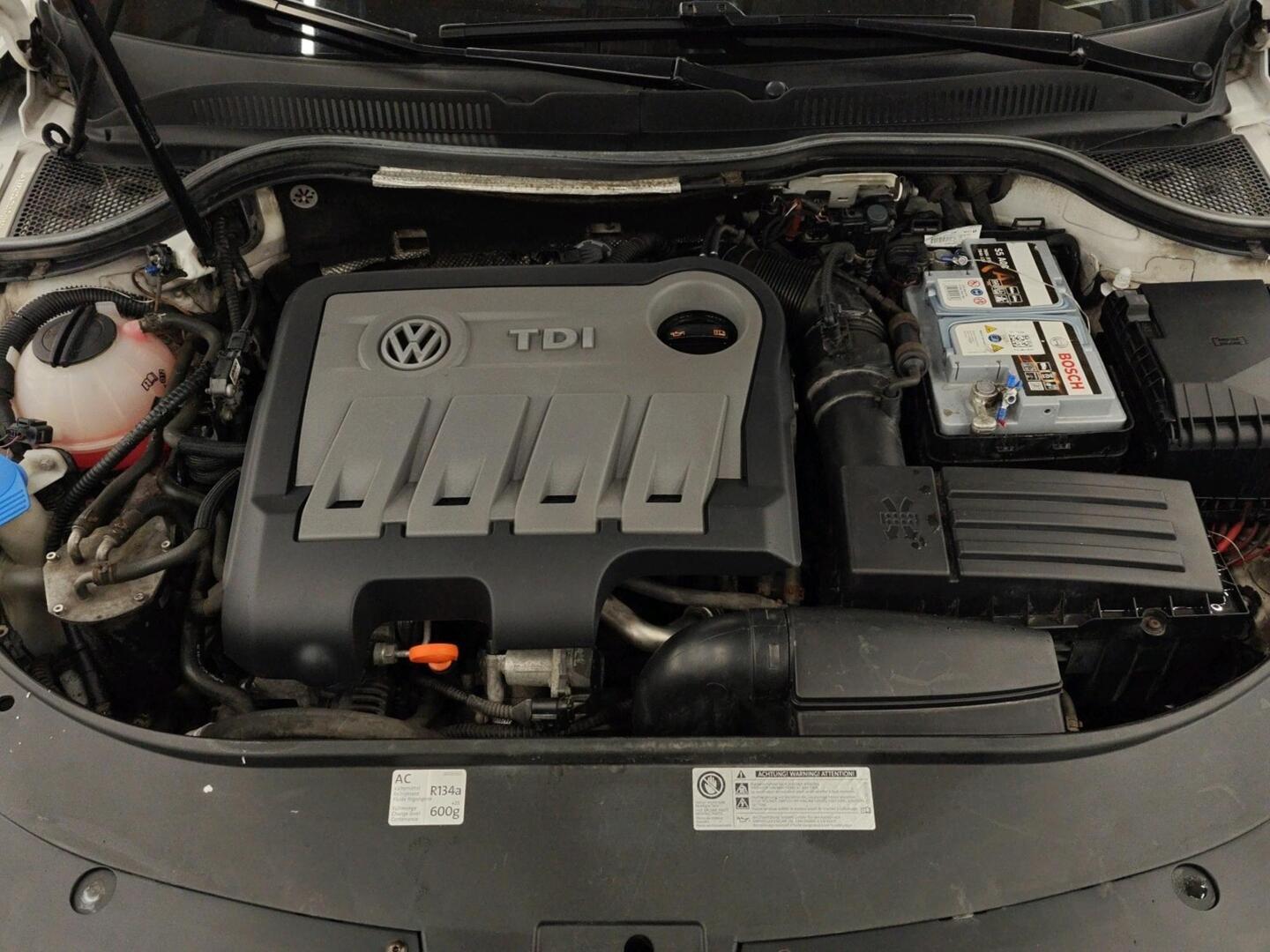 VOLKSWAGEN Passat CC 2011