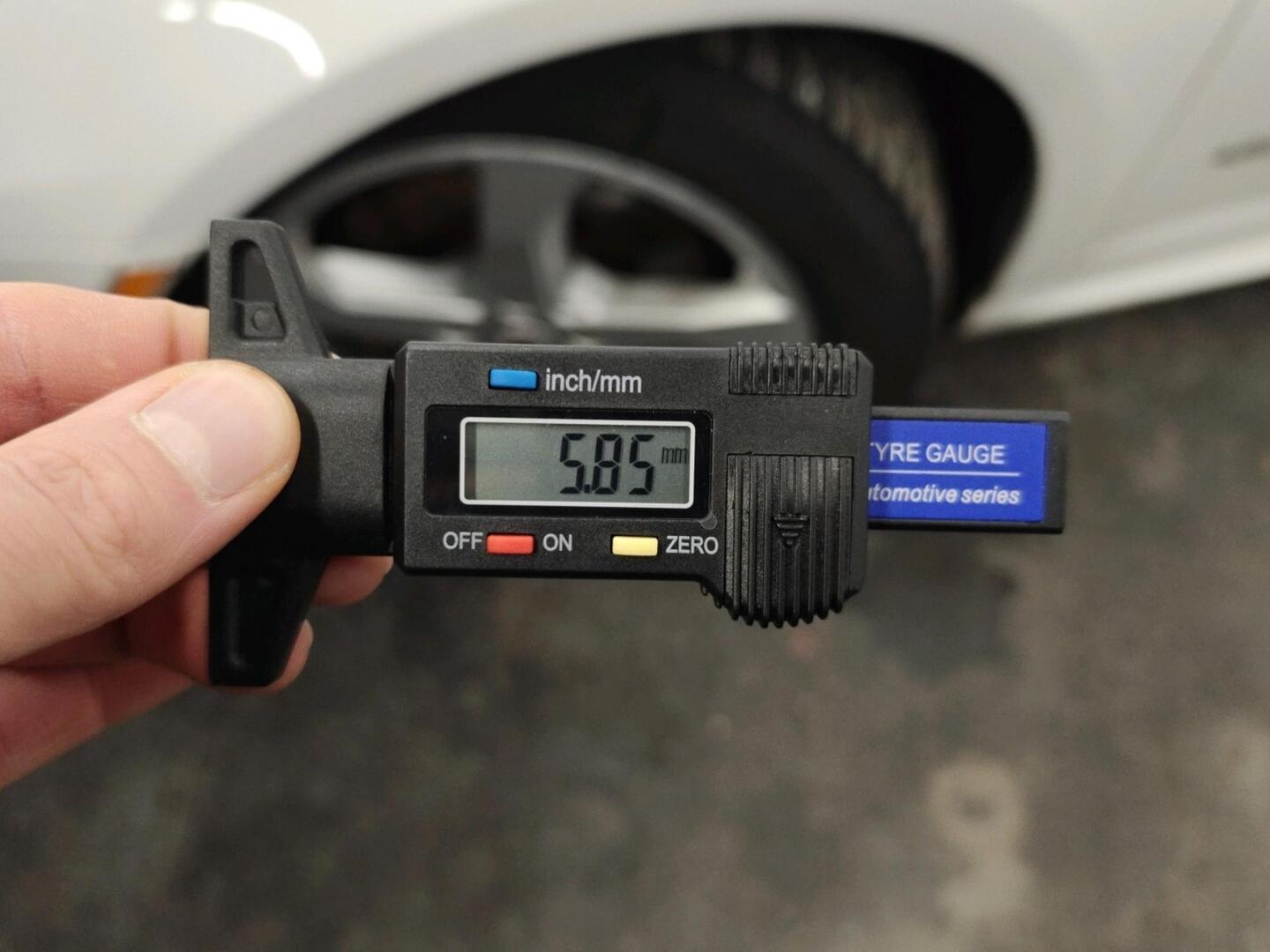 VOLKSWAGEN Passat CC 2011