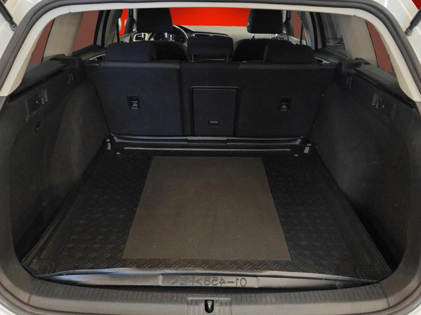 VOLKSWAGEN Golf 2016