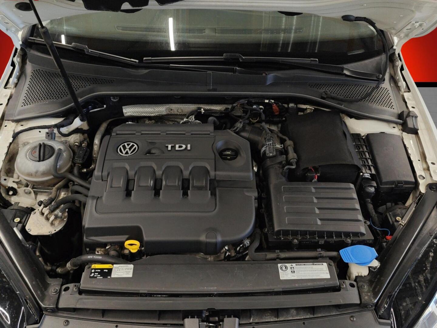 VOLKSWAGEN Golf 2016