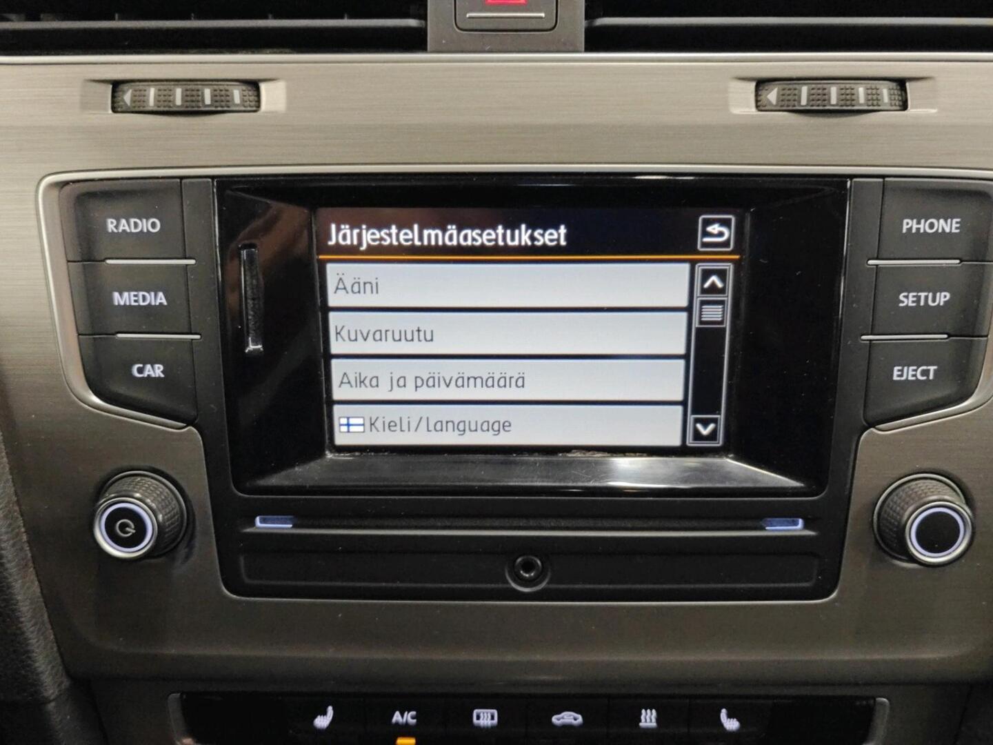 VOLKSWAGEN Golf 2016