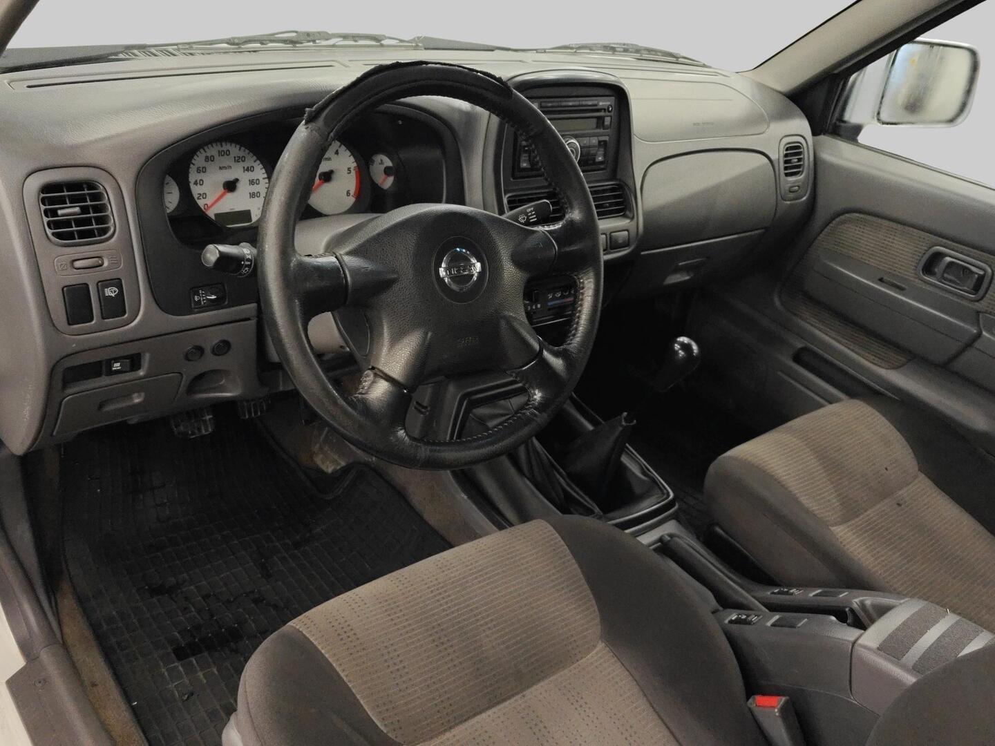 NISSAN NP300 2009