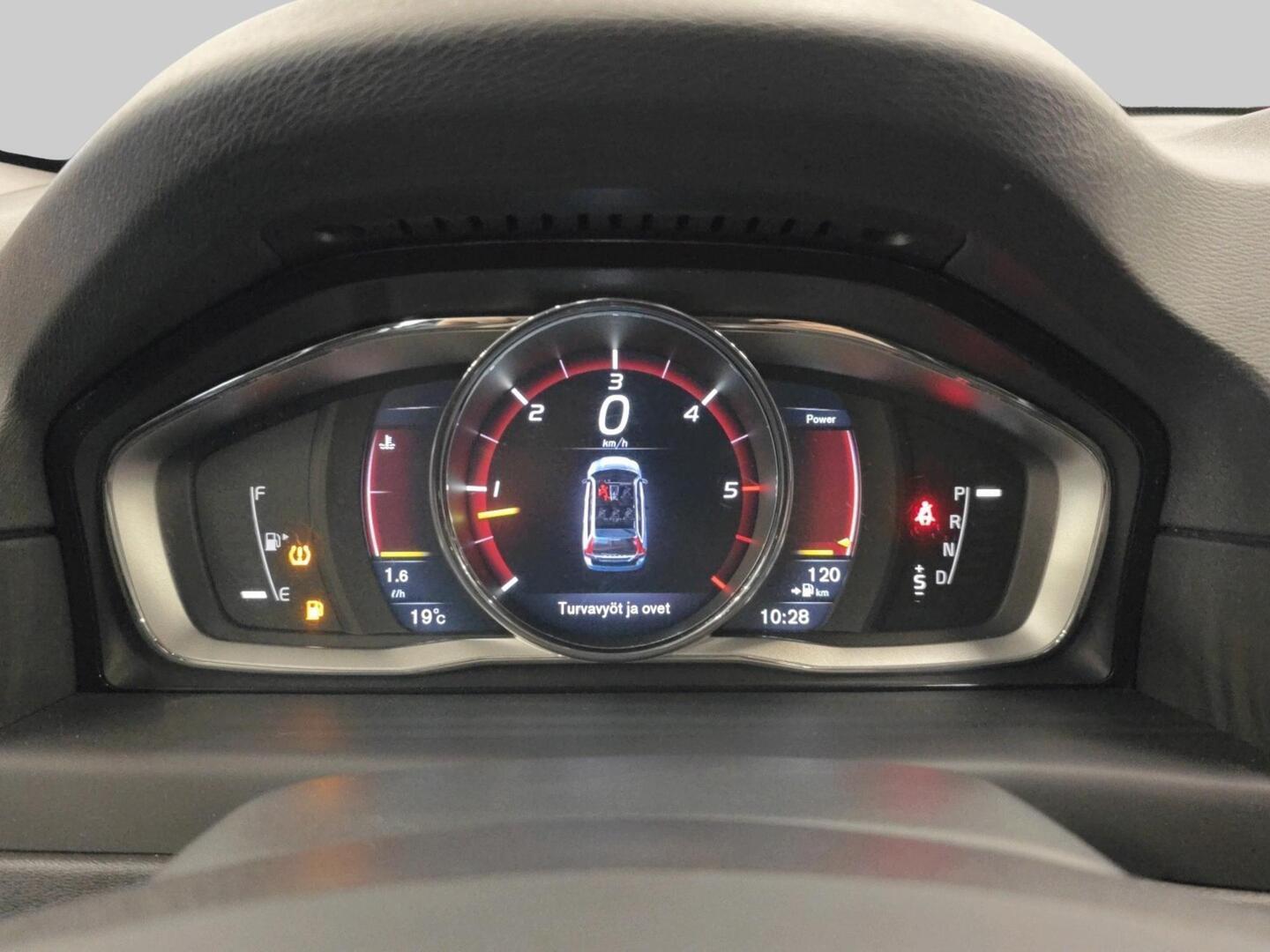 VOLVO XC70 2016