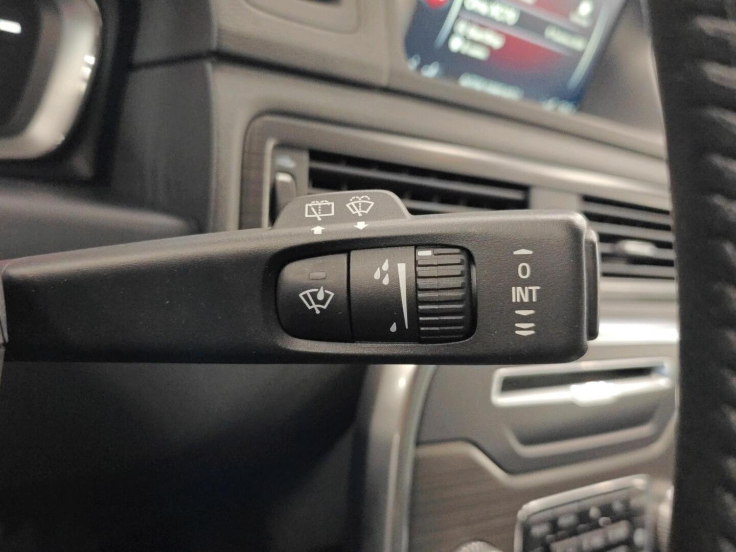 VOLVO XC70 2016