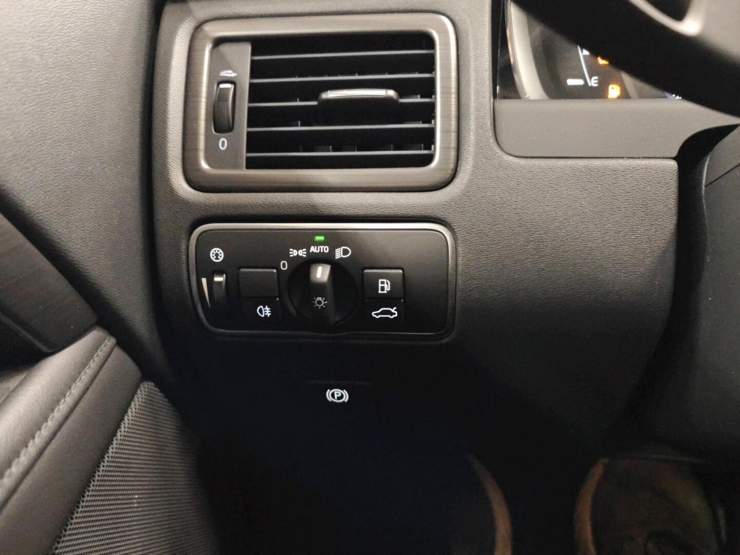 VOLVO XC70 2016