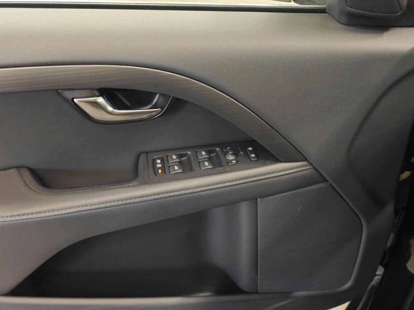 VOLVO XC70 2016