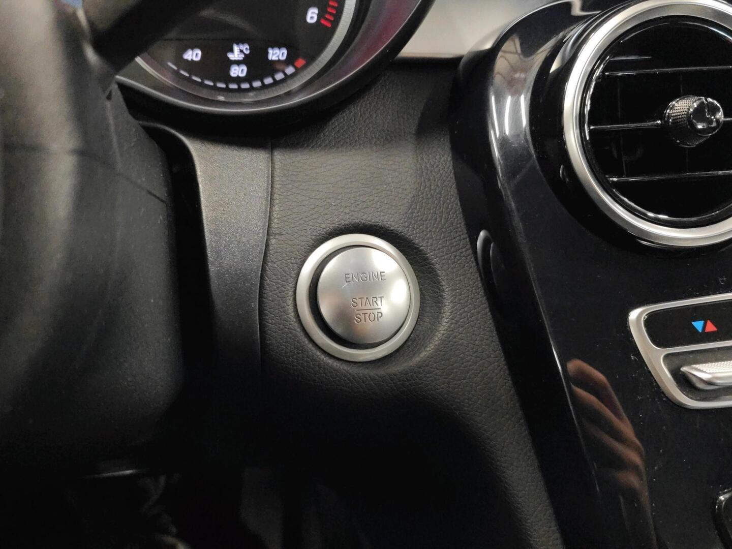 MERCEDES-BENZ C 2016