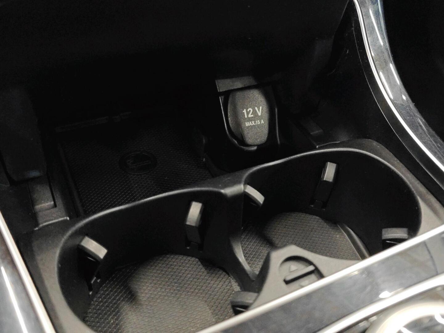 MERCEDES-BENZ C 2016