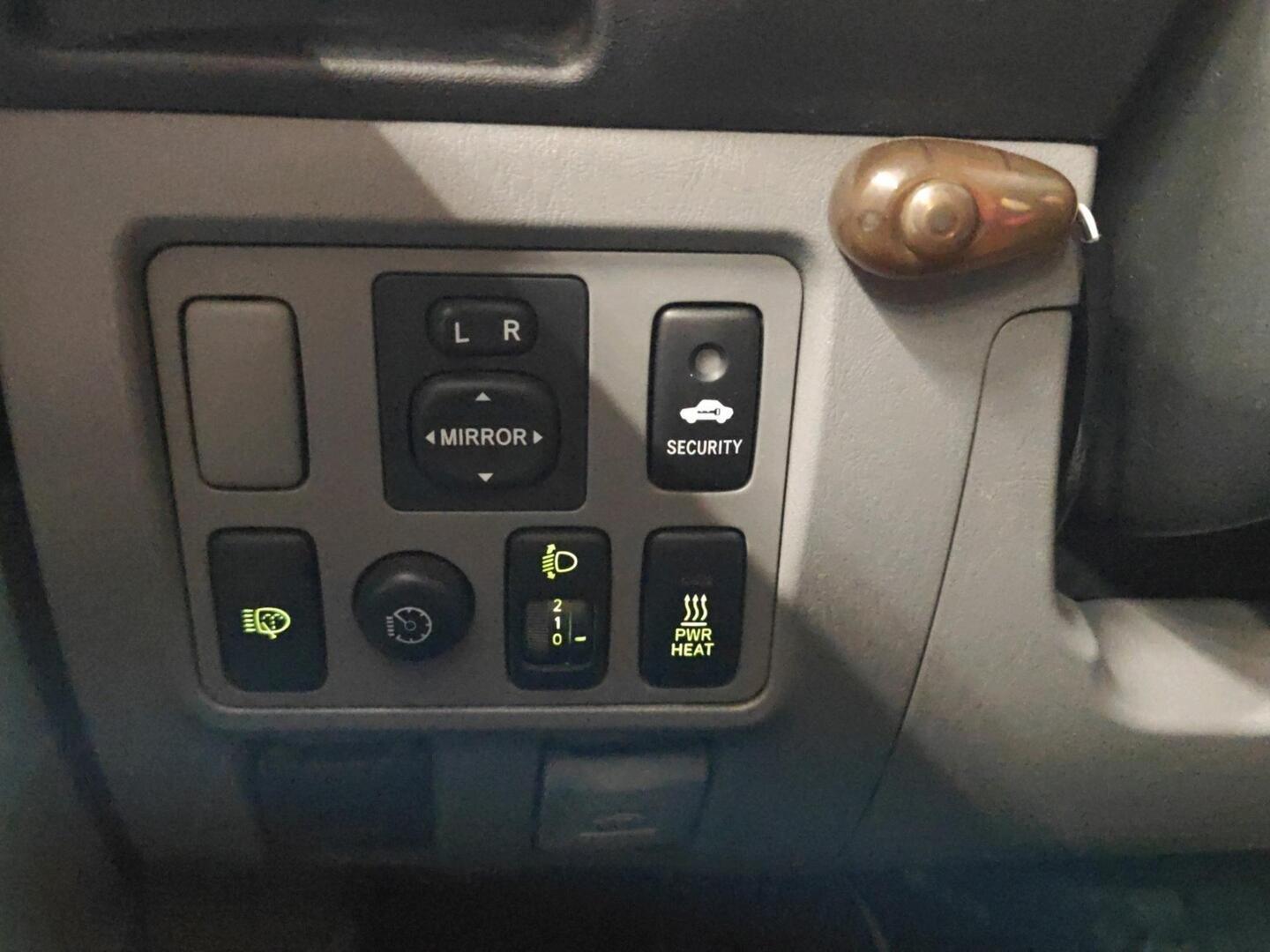 TOYOTA Hilux 2011
