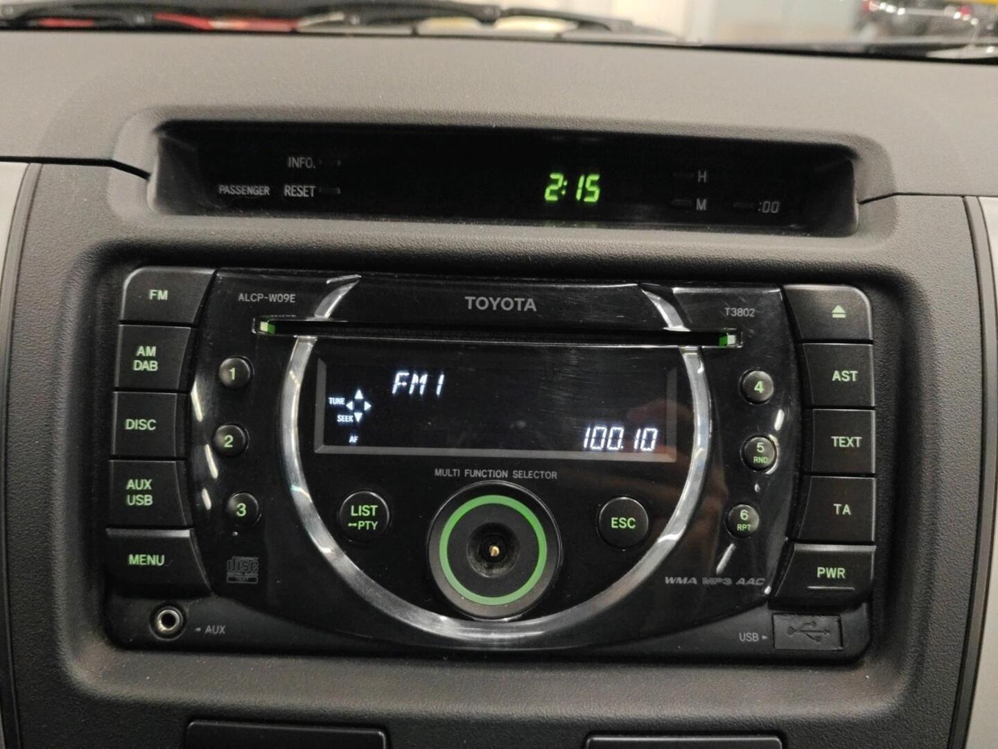 TOYOTA Hilux 2011