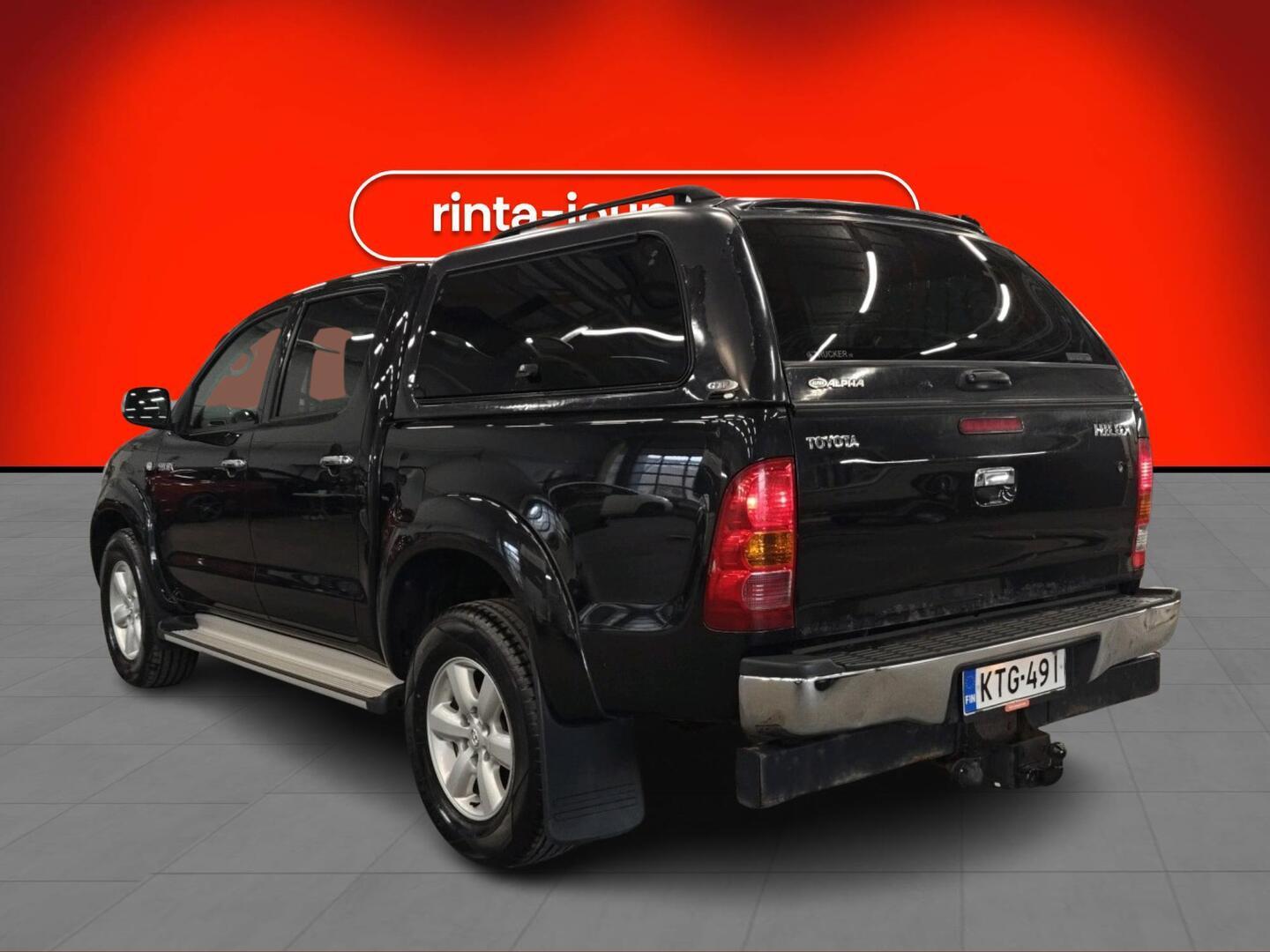 TOYOTA Hilux 2011