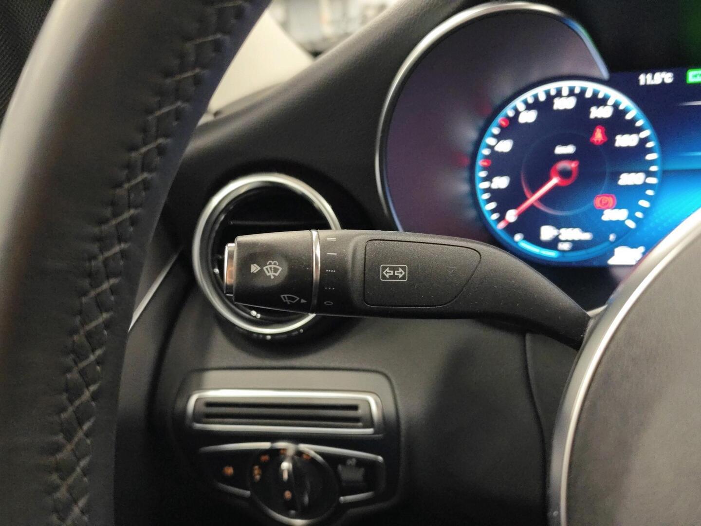 MERCEDES-BENZ C 2020