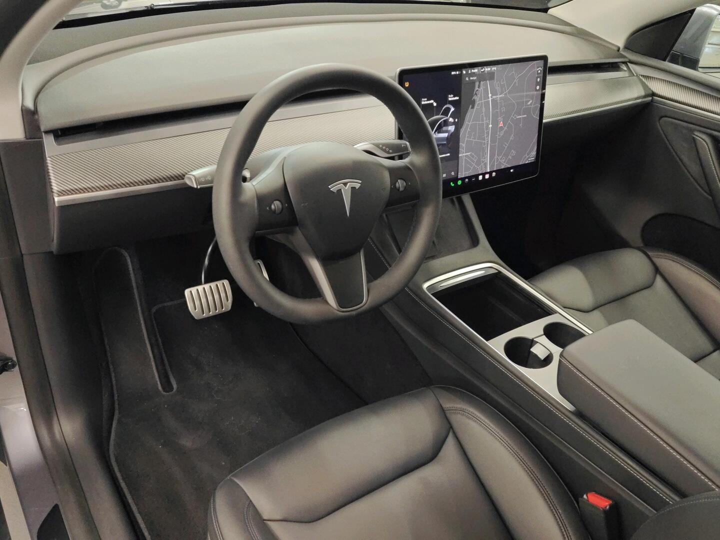 TESLA MODEL Y 2024