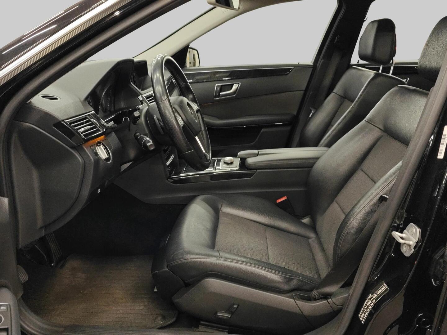 MERCEDES-BENZ E 2012