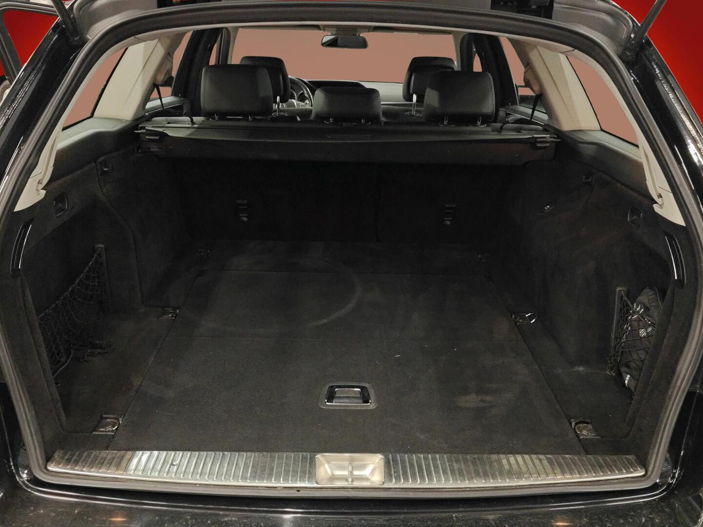 MERCEDES-BENZ E 2012