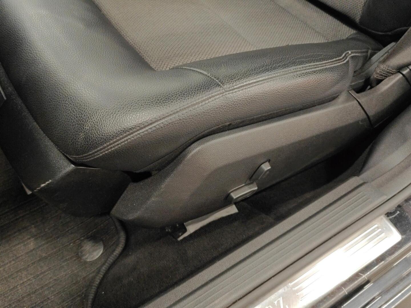 MERCEDES-BENZ E 2012