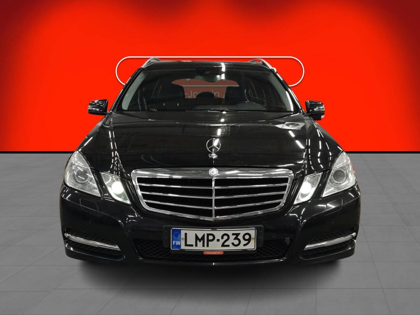 MERCEDES-BENZ E 2012