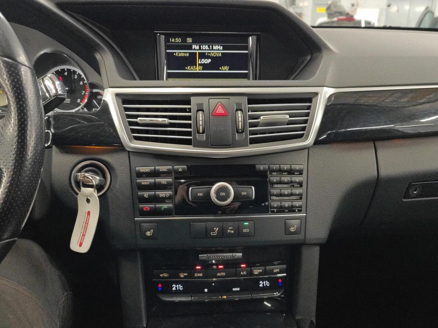 MERCEDES-BENZ E 2012