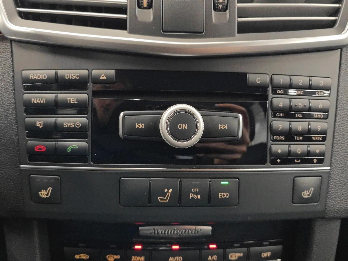 MERCEDES-BENZ E 2012