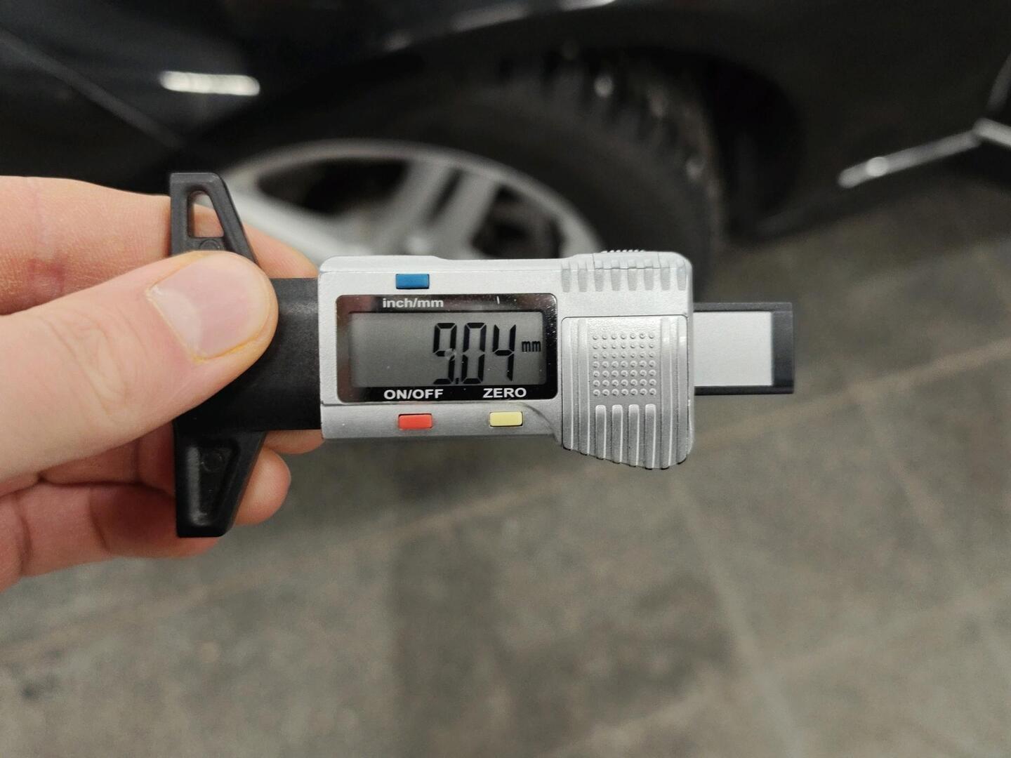 MERCEDES-BENZ E 2012