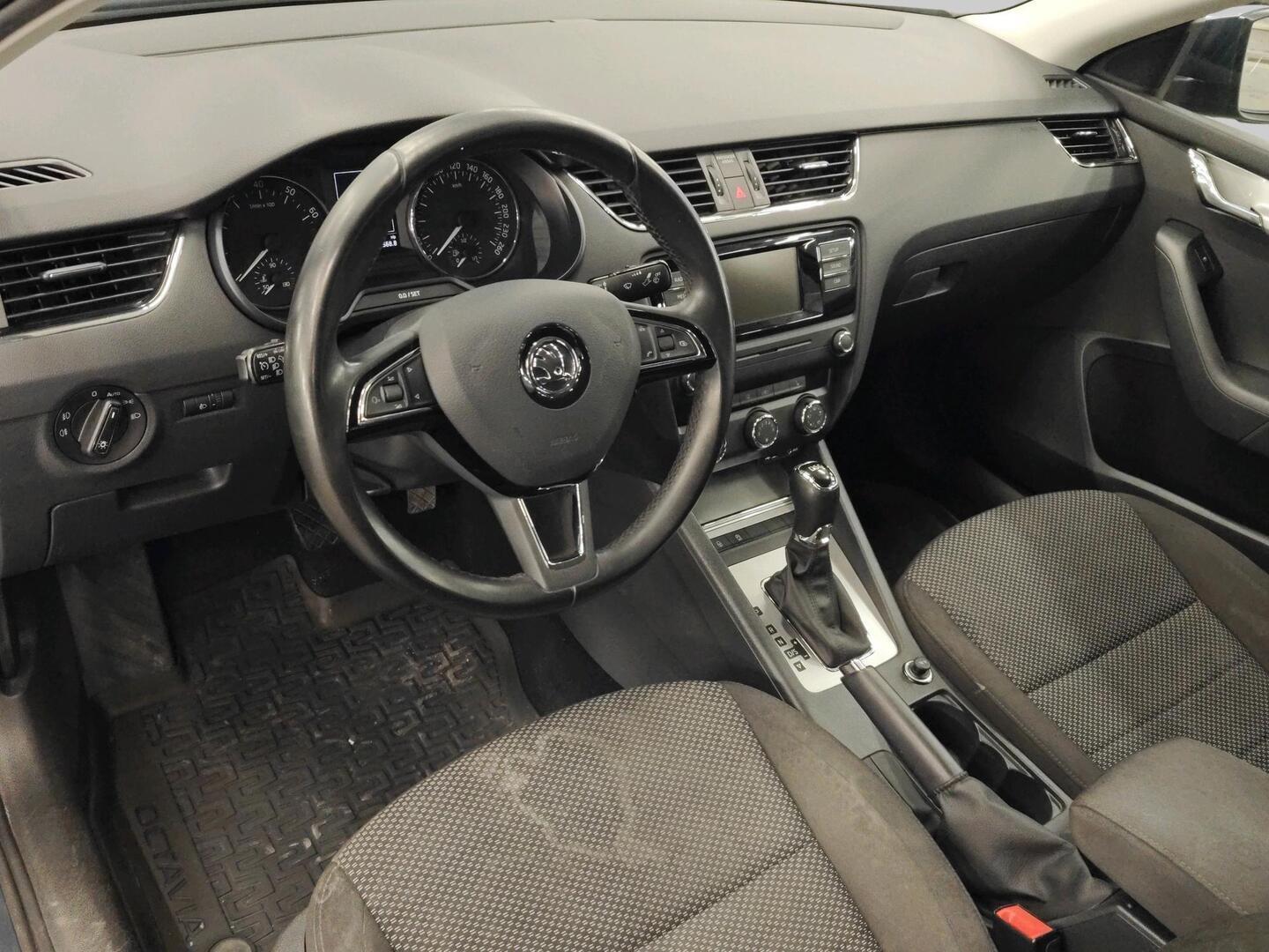 SKODA OCTAVIA 2016