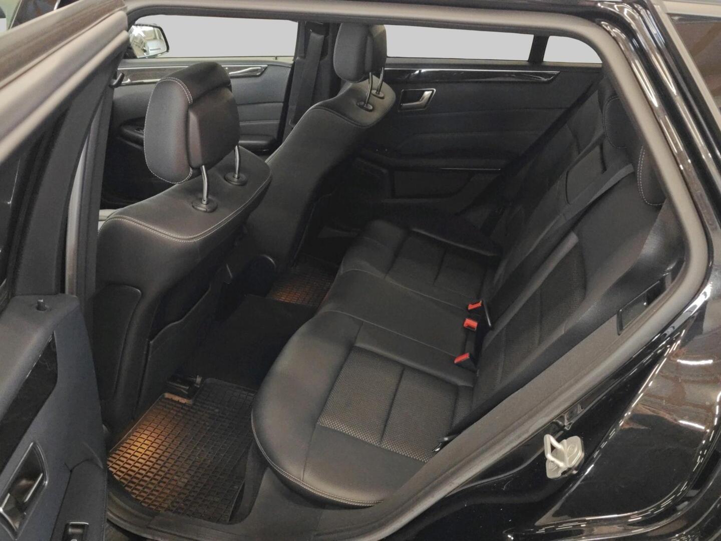 MERCEDES-BENZ E 2015