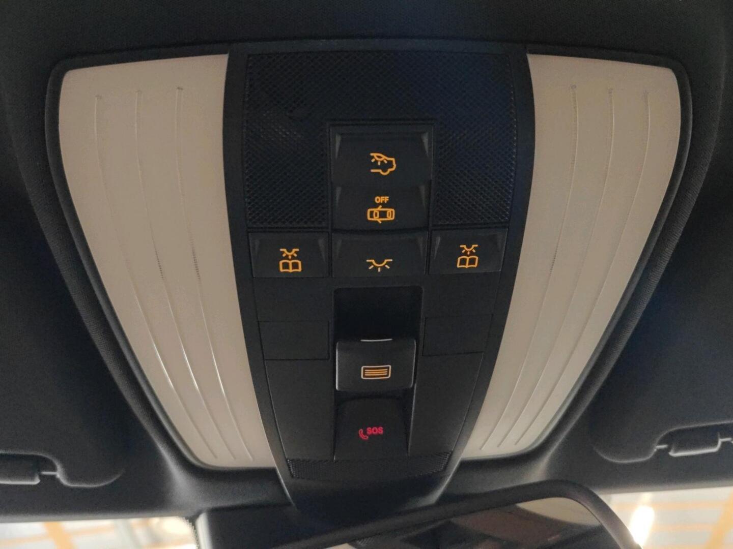 MERCEDES-BENZ E 2015