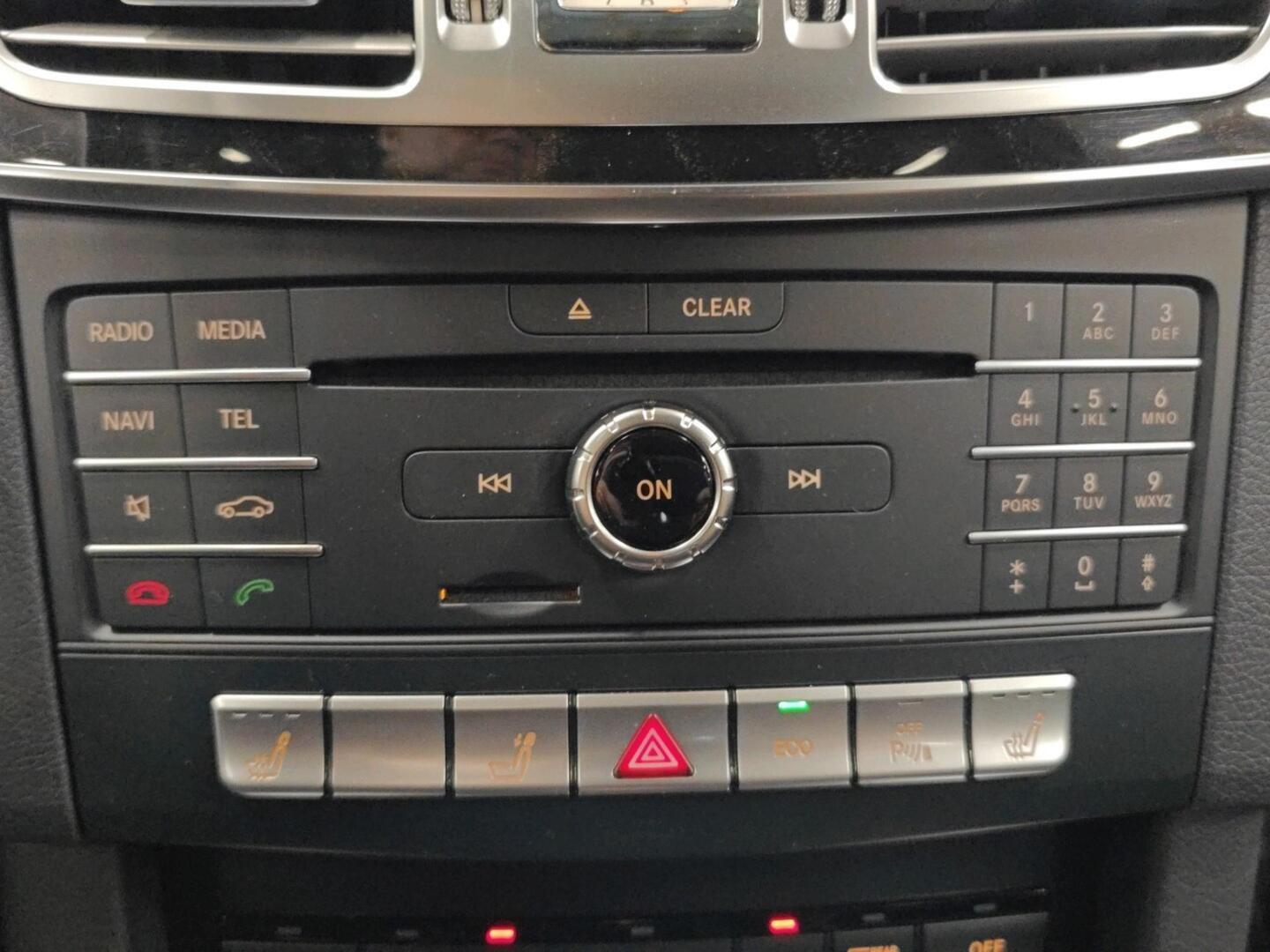 MERCEDES-BENZ E 2015