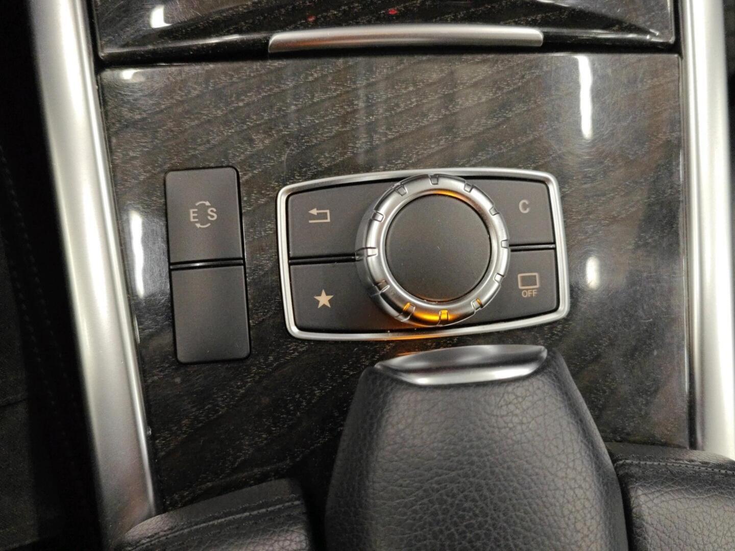 MERCEDES-BENZ E 2015