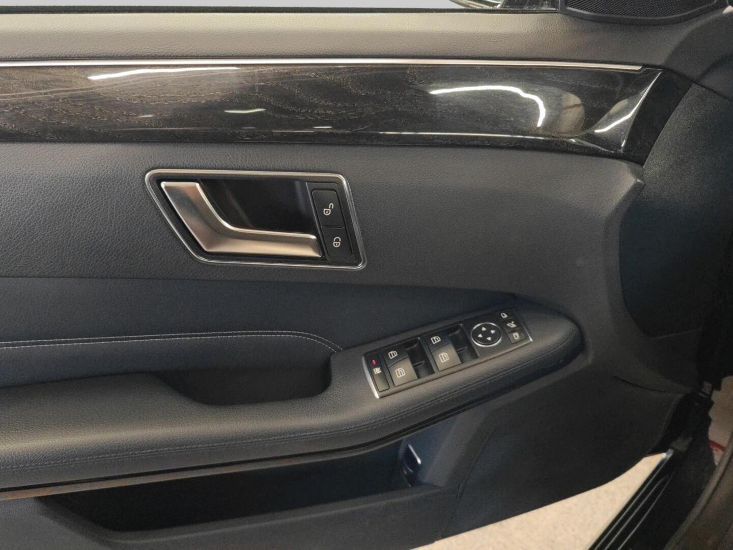 MERCEDES-BENZ E 2015