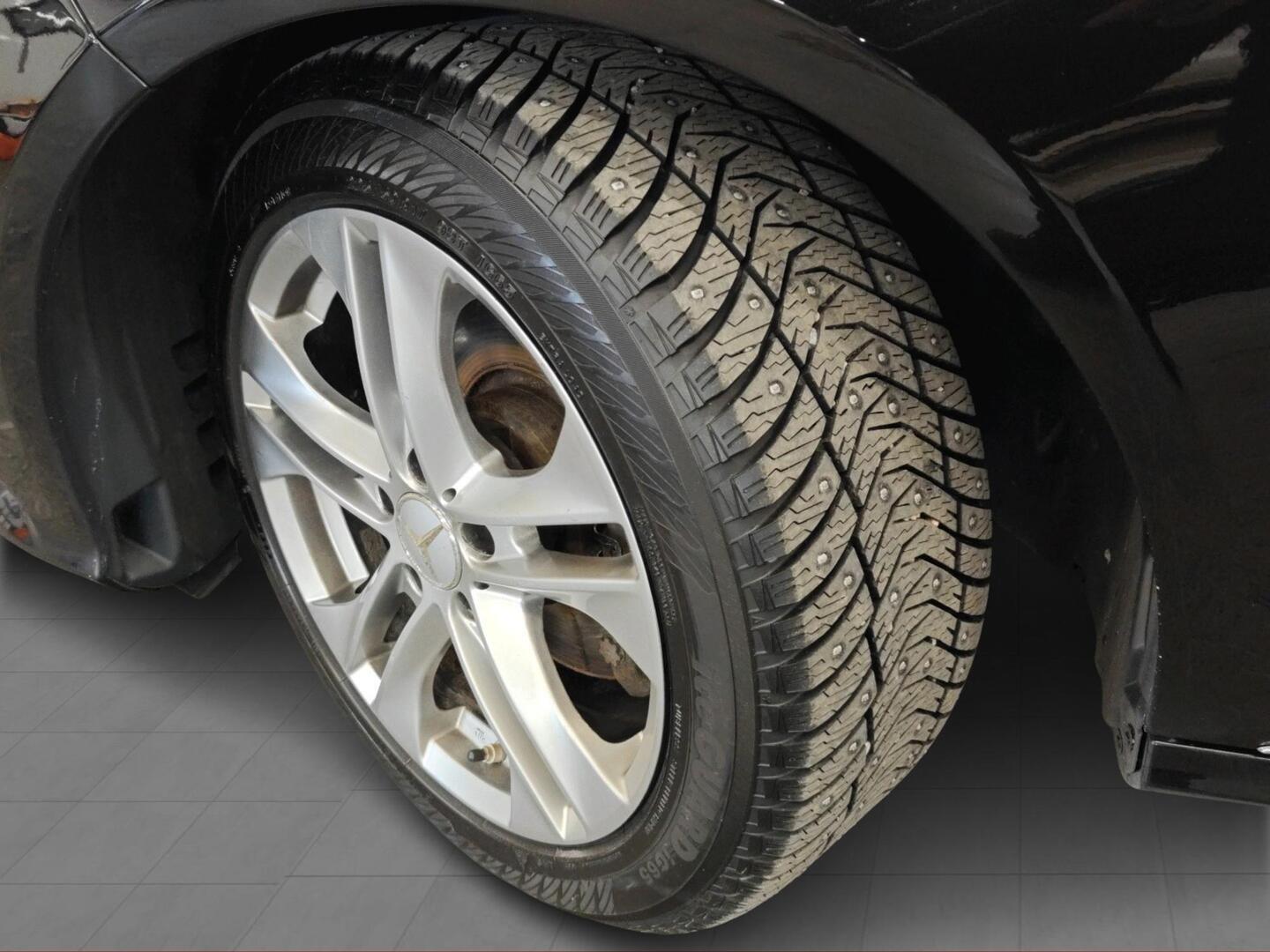 MERCEDES-BENZ E 2015